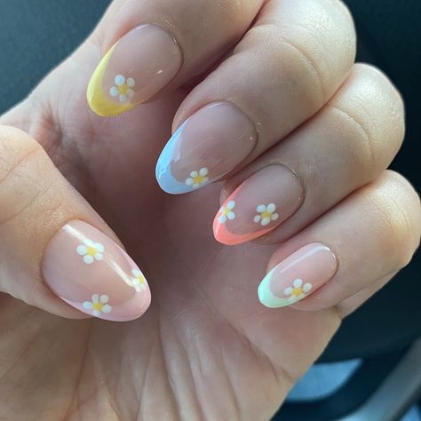 Fake Nails French Tip, Flower Press On Nails, Nails French Tip, Nails Pastel, Cute Images For Wallpaper, Halloween Press On Nails, Flower Press, Daisy Nails, Cute Summer Nails