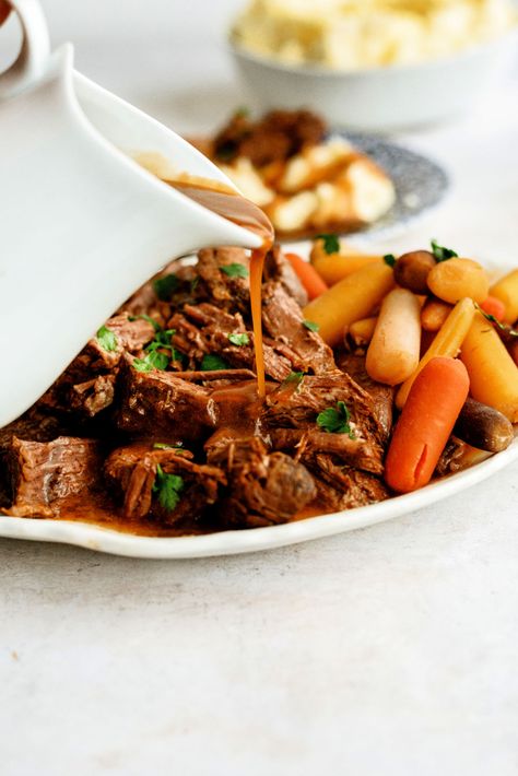 Slow Cooker Copycat Texas Beef Pot Roast Recipe Copycat Texas Roadhouse, Texas Beef, Pot Roast Recipe, Beef Pot Roast, Homemade Gravy, Keto Vegan, Beef Chuck Roast, Texas Roadhouse, Roast Recipe