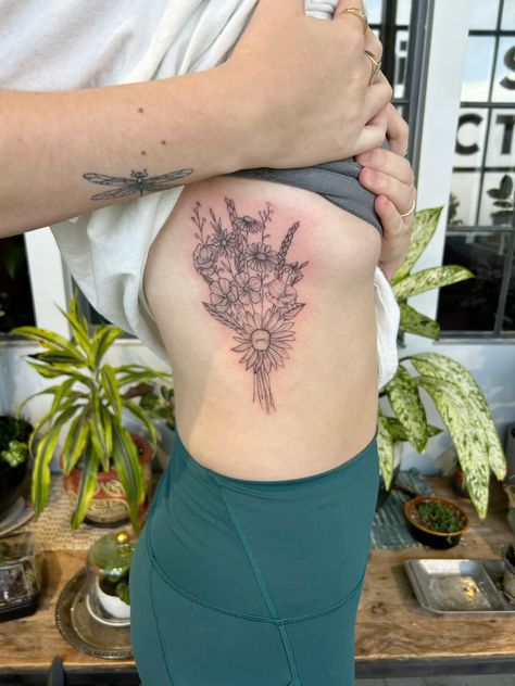 Rib Bouquet Tattoo, Bouquet Rib Tattoo, Flower Side Tattoo, Bouquet Tattoo, Rib Tattoo, Inspirational Tattoos, Flower Tattoo, Flowers Bouquet, Tattoos