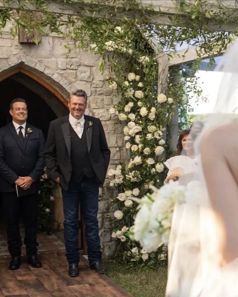 Blake Shelton Wedding, Gwen Stefani Wedding, Blake Shelton Baby, Gwen Stefani Son, Private Chapel, Gwen Renée Stefani, Mexican Tamales, Gwen Stefani No Doubt, Blake Shelton Gwen Stefani