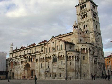 Romanesque Architecture -  Duomo di Modena (Emilia Romagna) Italy Architecture Memes, Old Gates, New Classical Architecture, Romanesque Architecture, Medieval Europe, Religious Architecture, Roman Art, Classic Architecture, Emilia Romagna