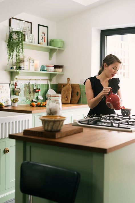 deVOL directory: The Khoollect Kitchen - The deVOL Journal - deVOL Kitchens Devol Shaker Kitchen, Wooden Cupboard Design, Shaker Kitchen Design, Wooden Worktops, Wall Cupboards, Wooden Cupboard, Devol Kitchens, Corner Cupboard, Bedroom Cupboard Designs