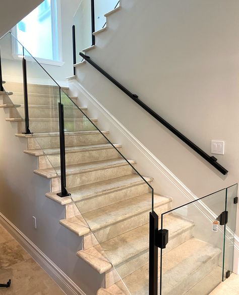 Our glass railings are ideal for remodeling commercial or residential properties 🏠🏢 . Suitable for both interior and exterior spaces, AMG’s railings are built with tempered or laminated glass to ensure quality and security as well as a unique touch ✅ . . . #amgfencing #amgrailings #glassrailings Glass Fence Stairs, Glass Stair Railing Ideas Modern, Railing Kaca, Glass Railing Design, Glass Fencing, Glass Staircase Railing, Glass Balcony Railing, Glass Stair, Glass Railing Stairs