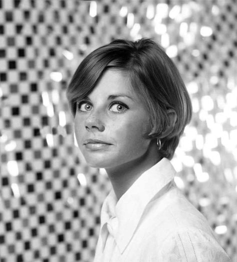 30 Fabulous Portrait Photos of Jan Smithers in the 1960s and ’70s ~ Vintage Everyday Jan Smithers, Top Tv Shows, Actor James, Classic Actresses, Woodland Hills, North Hollywood, Naturally Beautiful, Portrait Photo, Actress Photos