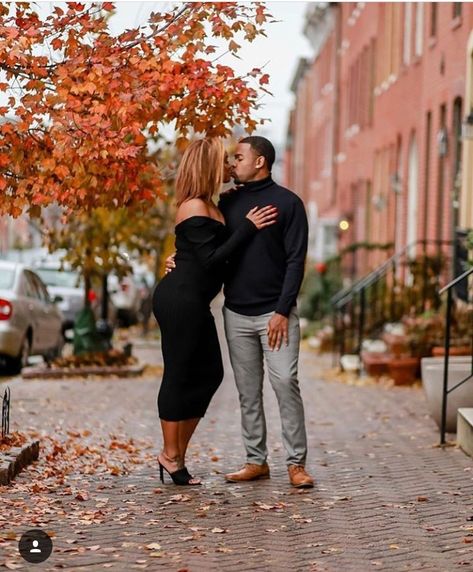 Matching Outfits For Couples Engagement, Plus Size Couple Outfits, Fall Engagement Photos Black Couple, Black Couple Fall Photoshoot, Fall Outfits Couples, Black Couple Engagement Photoshoot, Fall Couple Outfits, Engagement Photo Shoot Poses, Casual Photoshoot