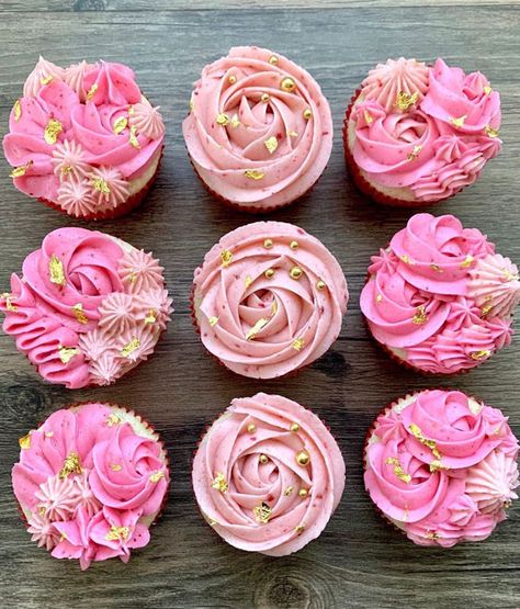 59 Pretty Cupcake Ideas for Wedding and Any Occasion : Vanilla and rose pink buttercream 21st Cupcake Ideas, Quince Cupcakes, Pink Cupcakes Decoration, Pink Cupcake Ideas, Cupcakes Decoration Pink, Pink And Gold Cupcakes, Creative Cupcake Ideas, Pretty Pink Cupcakes, 21st Birthday Cupcakes