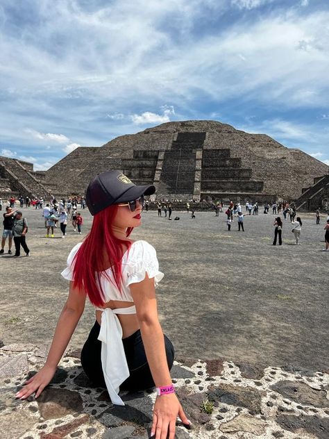 Ideas para fotos Teotihuacan Outfit, City Fits, Inspo Pics, Ideas Para Fotos, Insta Photo Ideas, Insta Photo, Pose Ideas, Mexico City, Picture Poses