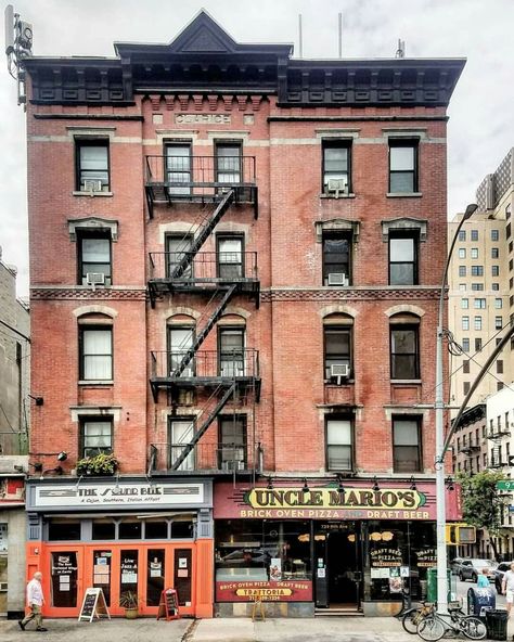 New York Apartment Building Exterior, Old Apartment Complex Aesthetic, Ny Apartment Exterior, Nyc Apartment Building Exterior, New York Apartments Exterior, Old Apartment Exterior, Apartment On Top Of Shop, Cool Apartment Buildings, Old Apartment Building Exterior