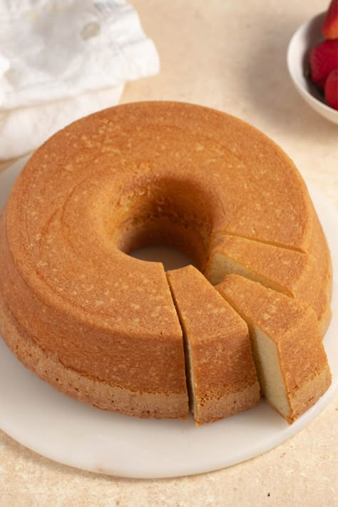 Paula Deen's sour cream pound cake is a beloved recipe that can't be topped. Learn how to make it and get tips for the very best cake. Gulosh Recipe, Circle Blanket, Paula Dean, Gooey Butter, Baklava Recipe, Sour Cream Pound Cake, Yummy Deserts, Casserole Easy, Lemon Dessert