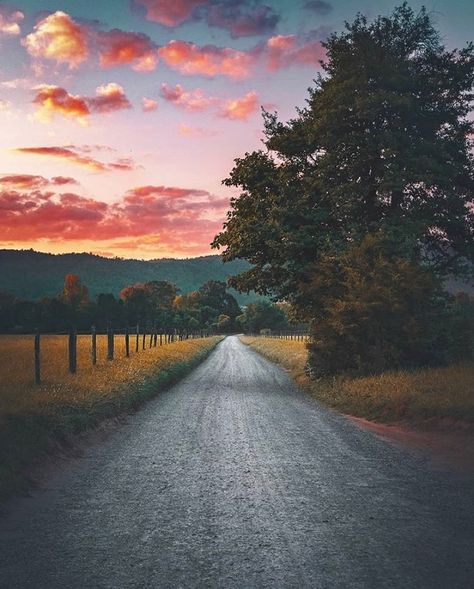 Backroads Aesthetic, Mountains Sunset, Cades Cove, Country Scenes, Sunset Painting, Blue Ridge Mountains, Great Smoky Mountains, Southern Living, Painting Photos