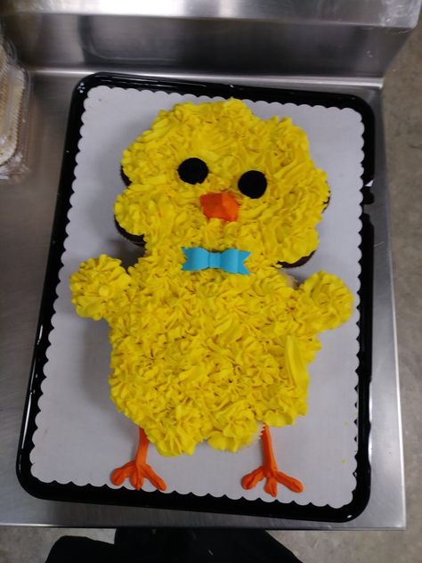 Chicken Cupcake Cake, Rabbit Pull Apart Cupcake Cake, Chicken Themed Cupcakes, Pull Apart Cupcake Cake Duck, Chick Cake Design, Chicken Cupcakes Birthday, Chicken Cakes, Chicken Cupcakes, Easter Themed Cakes