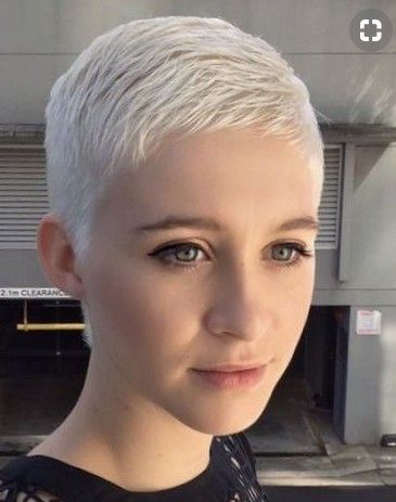 Yaya Dacosta, Short White Hair, Marie Avgeropoulos, Really Short Hair, Short Hair Pixie Cuts, Super Short Hair, Short Grey Hair, Very Short Hair, Pixie Haircuts