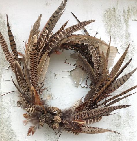 Rooster Feather Wreath, Crafts With Pheasant Feathers, Pheasant Feather Wreaths, Pheasant Feather Wreath Diy, Wreath With Turkey Feathers, Duck Feather Wreath, Turkey Feather Wreath, Pheasant Feather Wreath, Feather Wreath Diy