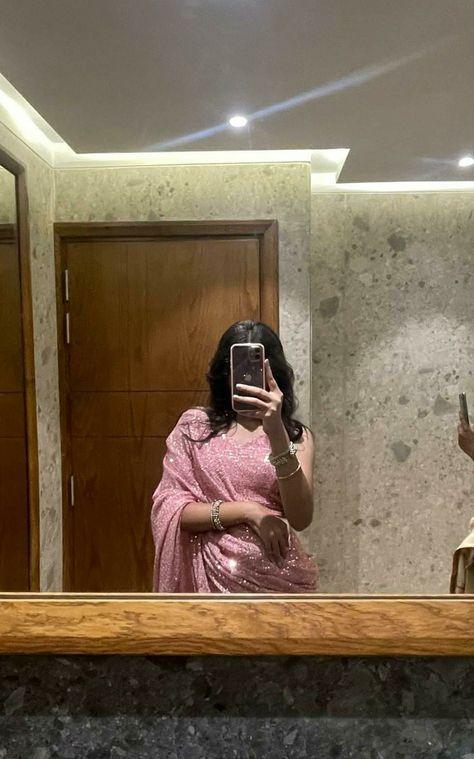 Saree Mirror Selfie Poses, Cut Pic, Creative Snaps For Snapchat, Attitude Bio For Instagram, Night Rides Snapchat, Art Of Letting Go, Best Snapchat, Fancy Sarees Party Wear, Crush Pics