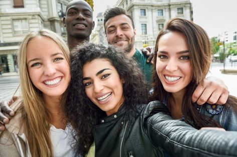 Group Selfie, Taking Selfie, Bff Poses, Group Poses, Drawings Of Friends, Best Friend Photos, Friend Poses, Instagram Photo Inspiration, Photo Editing Software