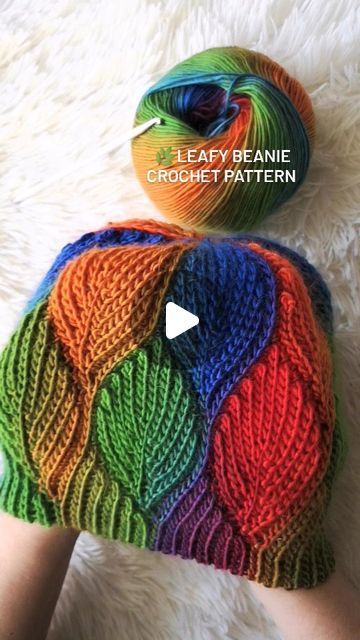 Leafy Beanie Crochet, Crochet Patterns Using Variegated Yarn, Crochet With Variegated Yarn, Two Colour Crochet, Variegated Yarn Crochet Patterns, Variegated Crochet, Beanie Pattern Free, Crochet Beanie Pattern Free, Crochet Hat Patterns