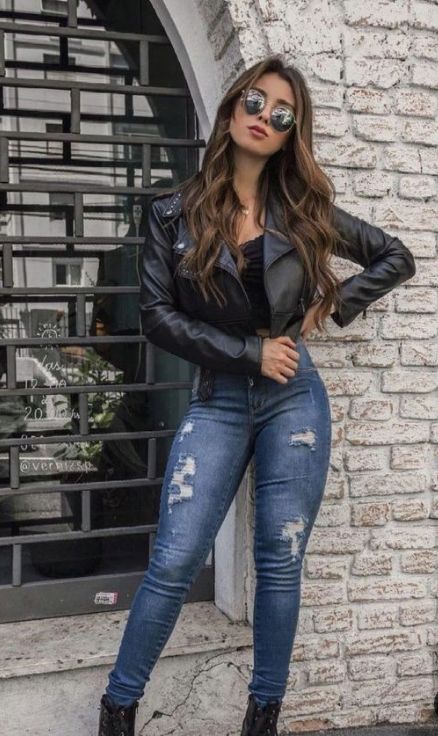 como mujer, es vital estar preparada para cualquier ocasión, la vestimenta no es la excepción Outfit Mujer, Leather Jacket Outfits, Outfit Jeans, Outfit Trends, Outfit Casual, Halle, Outfits Casuales, Black Jacket, Moda Fashion