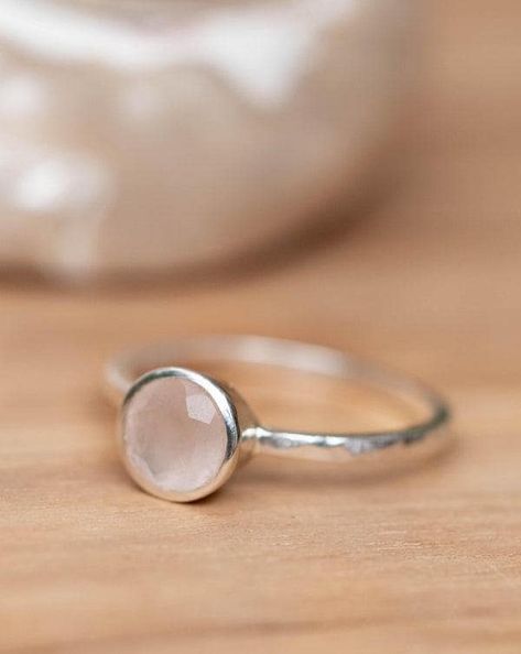 Pink Quartz Ring, Dainty Rose, Silver Rings Simple, Silver Ring Designs, Stone Rose, Simple Ring, Rose Quartz Ring, Ring Simple, Ring Minimalist