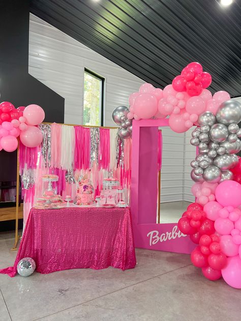 One Year Old Barbie Party, Barbie Party Cake Table, Barbie Party Table Setting, Barbie Bday Theme, Barbie Party Dessert Table, Diy Barbie Party Decor, Barbie Birthday Party 3 Year, Barbie Table Decor, Teen Barbie Birthday Party