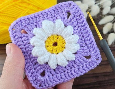 Crochet Daisy Afghan, Easy Crochet Daisy, Very Easy Crochet, Crochet Flower Squares, Crochet Stitches Chart, Granny Square Crochet Patterns Free, Beginners Crochet, Quick Crochet Patterns, Crochet Daisy