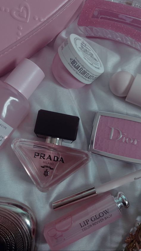 Pics Of Makeup Products, Bright Girly Aesthetic, Girly Things Aesthetic Wallpaper, Perfume Wallpapers, Aesthetic Girly Pics, Just Girly Things Aesthetic, Makeup Wallpapers Iphone, Pink Widget, Girly Makeup