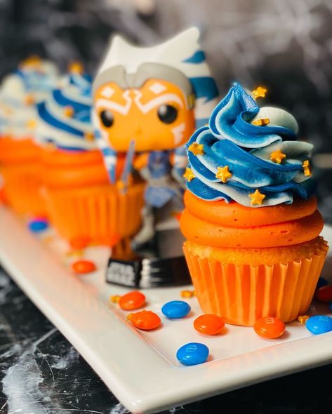 Ahsoka Tano Cake, Ahsoka Birthday Party, Ahsoka Cake, Star Wars Cupcake Ideas, Boda Star Wars, Long Expected Party, Star Wars Cupcakes, Kid Birthday Party Ideas, Ashoka Tano