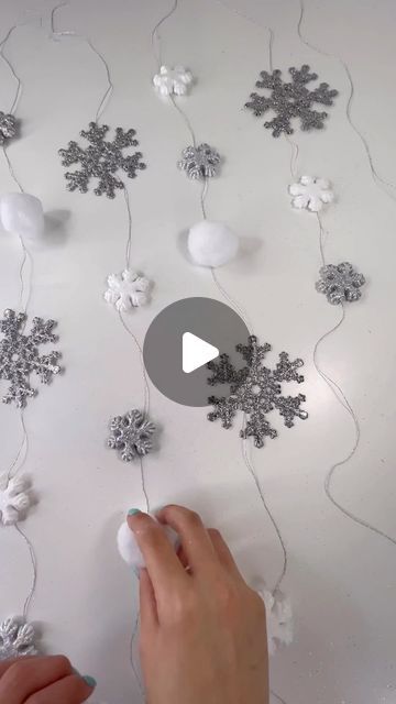 Christmas Diy Easy, Diy Winter Wonderland Decorations, Christmas Content, Diy Snowflake, Chandelier Decorations, Winter Wonderland Decorations, Snow Flakes Diy, Dollar Tree Finds, Dollar Tree Christmas