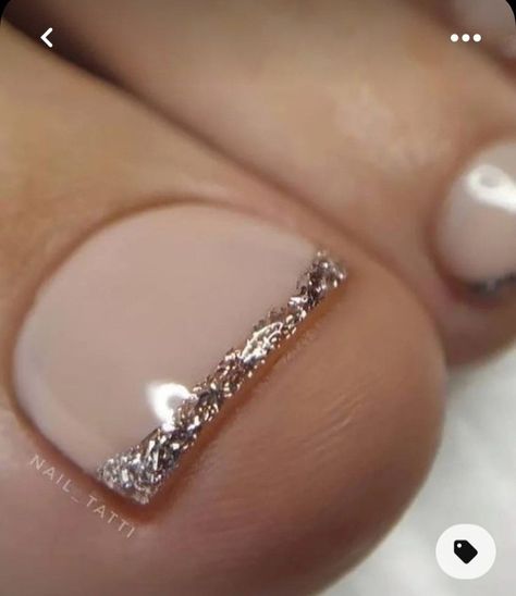 Classy Toenails Pedicures, Gold Glitter Pedicure Toenails, Elegant Pedicure Toenails, Pedicure Ideas Wedding, Champagne Toe Nails, Nail Feet Design, Bridal Toes Nails Brides, Nude Toe Nail Designs, Classy Toe Nails