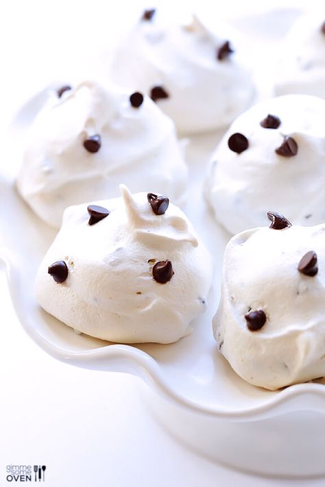 Chocolate Chip Meringue Cookies, Biscuits Diététiques, Healthy Cookie Recipes, Meringue Cookies, Easy Cookie Recipes, Healthy Cookies, Tea Cakes, Easy Cookies, Vegetarian Chocolate