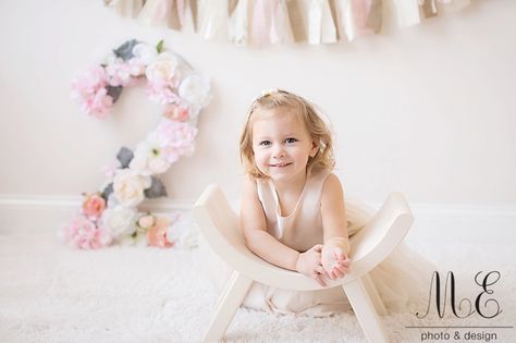 Birthday Portraits, 2nd Birthday Photos, Bday Shoot, Birthday Picture, Child Portrait, 2nd Birthday Party Themes, Photoshoot Studio, Girl 2nd Birthday, Birthday Photography