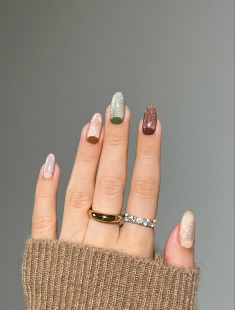 #brownnails #greennails #graynails #cateyenails #velvetnails #glitternails #fallnails 

#sparklynails #nails #nailart #naildesigns #nailtrends #nailinspiration #nailinspo #nailideas #diymanicure #diynails #fallnails #aestheticnails #nailartvideos #halfmoonnails Cat Eye Polish Designs, Alternative Christmas Nails, Cat Eye Polish, Manicure Nail Designs, Gel Polish Manicure, Nice Nails, Cat Eye Gel, Manicure Ideas, Great Nails