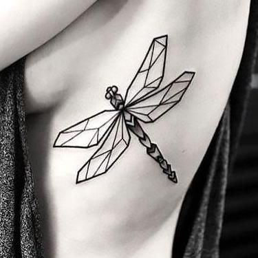 91 Delightful Rib Cage Tattoo Ideas Henne Tattoo, Dragonfly Tattoo Design, Sugar Skull Tattoos, Geometric Tattoo Design, Tattoos Geometric, Dragonfly Tattoo, Side Tattoos, Tattoo Life, Rib Tattoo