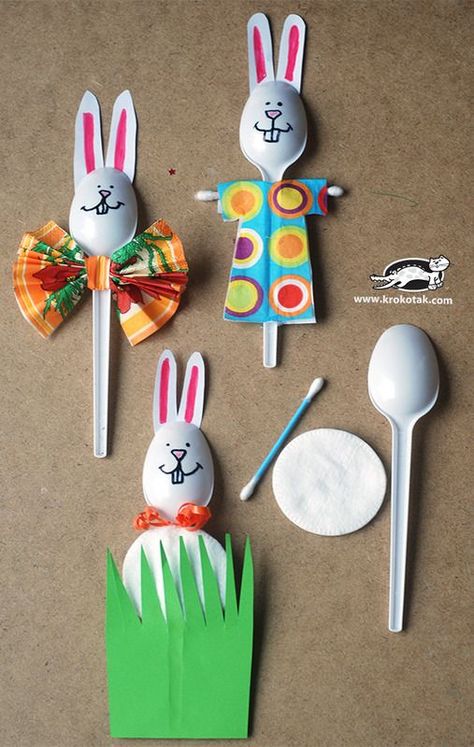 Cool Easter crafts from everyday household objects: Plastic spoon bunnies DIY at Krokotak Simple Easter Crafts, Påskeaktiviteter For Barn, Diy – Velikonoce, Fun Easter Crafts, Spoon Crafts, Easy Easter Crafts, Easter Bunny Crafts, Spring Crafts For Kids, Plastic Spoons