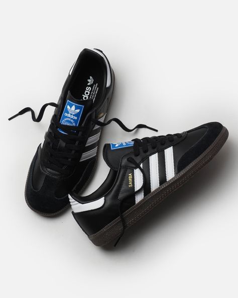 Born on the soccer field, the Samba is a timeless icon of street style. These shoes stay true to their legacy with a soft leather upper and suede overlays. Adidas Samba Og Black, Samba Black, Shoes List, Mens Shorts Outfits, Ni Idea, Adidas Samba Og, Shoes Outfit Fashion, Ootd Inspo, Black Stickers