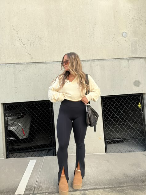 Comfortable Put Together Outfits, Fair Concert Outfit Ideas, Black Leggings Outfits, Style Black Leggings, Cropped Hoodie Outfit, Black Leggings Outfit Ideas, Leggings Outfit Ideas, Hoodie Cream, Look Legging