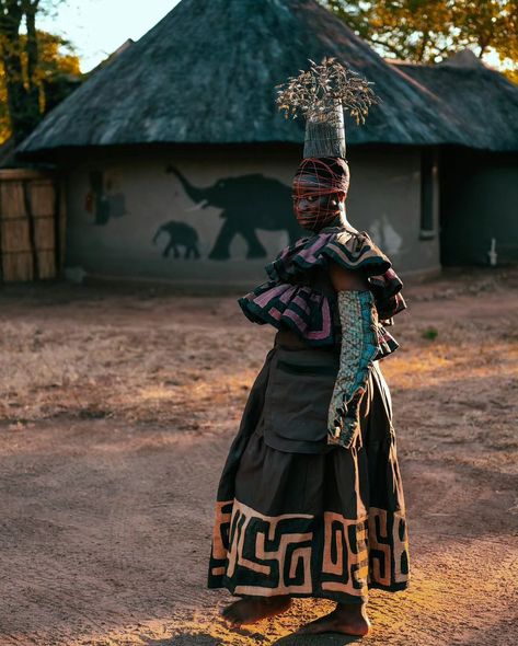 Nicole Rafiki (pictured in the last two frames), an interdisciplinary artist, integrates textiles such as Kuba cloth (shown in the photos above) into her work to delve into themes of remembrance, healing, and cultural analysis. Drawing from her Congolese heritage, she blends photography, beadwork, and textiles to challenge Western anthropological perspectives and address issues like forced migration and racialized perceptions. Her artworks, rich in symbolism and storytelling, reclaim traditi... Congolese Fashion, Akan Culture, Tribe Fashion, Zulu Warrior, African Origins, Kuba Cloth, African Textiles, African Inspired Fashion, Black Art Pictures