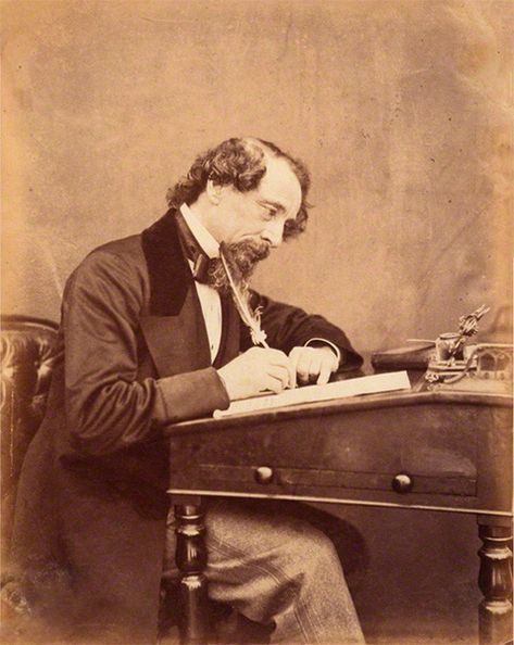 Charles Dickens writes with a quill at his desk in 1858. He wrote everything by hand, from 9am to 2pm every day. Writing inspiration. Patrick Modiano, Patricia Highsmith, Little Dorrit, Writing Images, Bleak House, English Writers, Oliver Twist, Best Poems, Penguin Classics