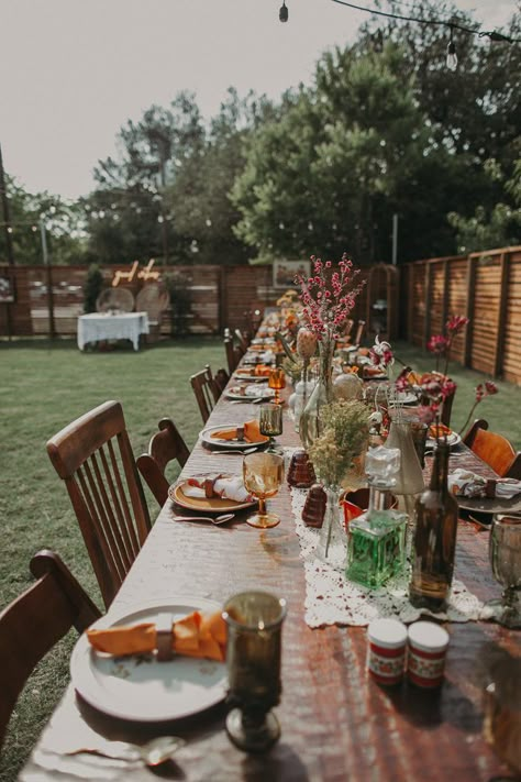 Mismatched Chairs Wedding Reception, Mismatched Wedding Table Decor, Mix And Match Glassware Wedding, Wedding Mismatched Chairs, 75 Guest Wedding, Table Settings With Candles, Mix Match Chairs Wedding, Wedding Table Vintage, Eclectic Table Settings Wedding