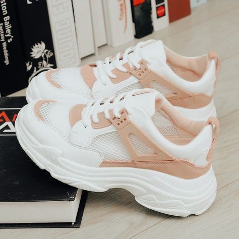 Girly Shoes Boots, Sandals Design, Casual Shoes Women Sneakers, Gents Shoes, Boots Ideas, Girls Winter Boots, Trendy Shoes Sneakers, Dr Shoes, Pretty Shoes Sneakers