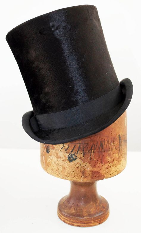 ANTIQUE Vintage TOP HAT - Black Beaver Silk - Made in England by Samuel Mortlock & Son of London - mid 1800s - size 6 7/8 (mens medium) Top Hat Steampunk, Mens Top Hat, Top Hat Victorian, Top Hats Men, Top Hat Reference, Oncler Costume, Man In Top Hat, Benny And Joon, Historical Hats