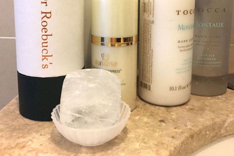 Do Crystal Deodorant Stones Actually Work? Salt Deodorant, Deodorant Alternatives, Crystal Deodorant, Toothpaste Recipe, Mineral Salt, Salt Crystal, Low Waste, Lack Of Energy, Cool Rocks