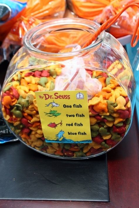 Dr Seuss Birthday Party Ideas, Doctor Suess Birthday, Bos Baby, Dr Seuss Classroom, Fish Goldfish, Dr Seuss Birthday Party, Seuss Classroom, Dr Seuss Baby Shower, Fishing Poles