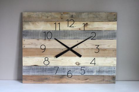 Large Rustic Wall Clock, Diy Wooden Wall Clock Pallet Wood, Pallet Clock, Wood Grain Wallpaper, Farmhouse Clocks, Rustic Wall Clock, Recycled Pallet, Wood Clocks, Wood Wall Clock