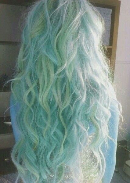 Mint waves Popular Celebrities, Mermaid Hair Color, Cotton Candy Hair, Purple Ombre Hair, Scene Girl, Candy Hair, Ideal Type, Hair Color Pastel, Pastel Hair