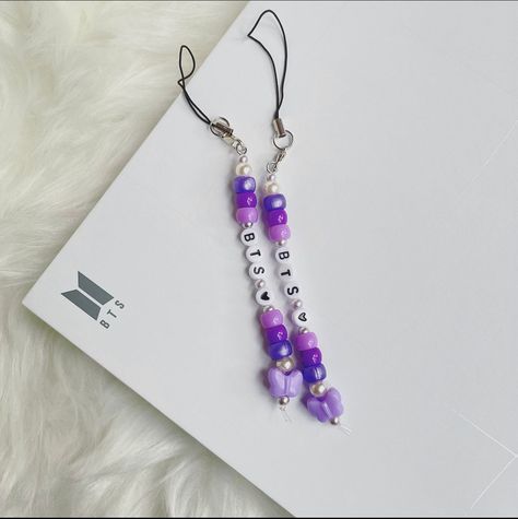 Bts Phone charm Bts Phone Charm, Purple Keychain, Bts Bracelet, Bts Purple, Pop Jewelry, Keychain Craft, Kpop Diy, Purple Hearts, Bead Charms Diy