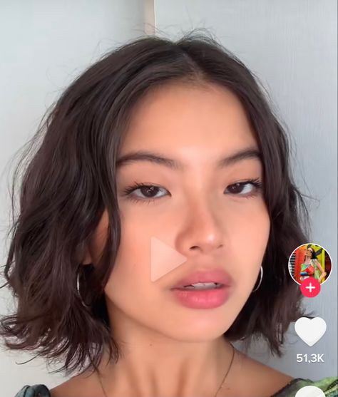 Gen Z Bob Haircut, Steph Hui Hair, Steph Hui, Wet Look Hair, Short Wave, Really Short Hair, Chin Length Hair, Asian Short Hair, Short Hair Trends