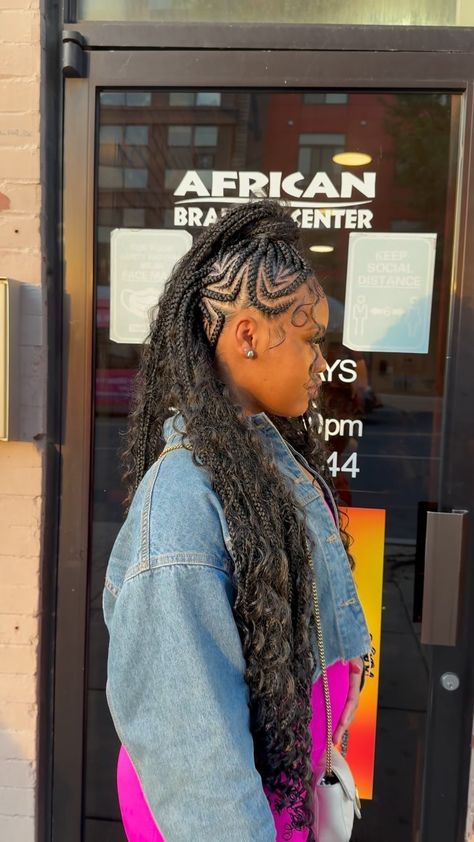 -Braids By ABC | New Style Alert : JUICY MOHAWK😍 Location: Georgia Ave Nw 📍 Walk in ONLY 🏃🏿‍♀️💨 Call Before Walk In☎️ No extra guest 🚫 Follow… | Instagram Braids Ideas With Color, Knotless Mohawk Braids, Mohawk Knotless Braids, Braided Mohawk Hairstyles For Black Hair, Mohawk Braids For Black Women, Braided Mohawk Black Hair, Knotless Bohemian, Braid Mohawk, Mohawk Braid Styles