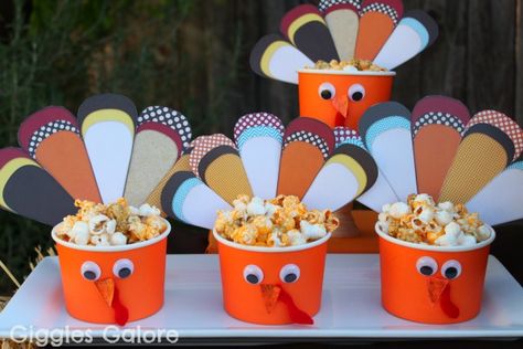 Thanksgiving Turkey Treats, Turkey Treats, Thanksgiving Kids Table, Thanksgiving Snacks, Thanksgiving Decorations Diy, Nutter Butter, Thanksgiving Treats, Thanksgiving Crafts For Kids, Thanksgiving Diy