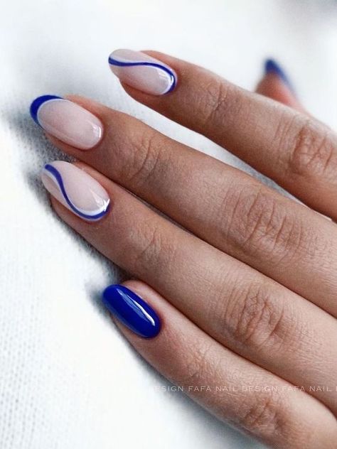 The top royal blue nails, royal blue nail ideas, and royal blue nail designs Royal Blue And White Wedding Nails, Royal Blue Wedding Nails For Bride, Navy Blue And Pink Nails, Royal Blue Nail Art, Royal Blue Nail Ideas, Royal Blue Nail Polish, Nails Royal Blue, Royal Blue Nails Designs, Accent Nail Designs