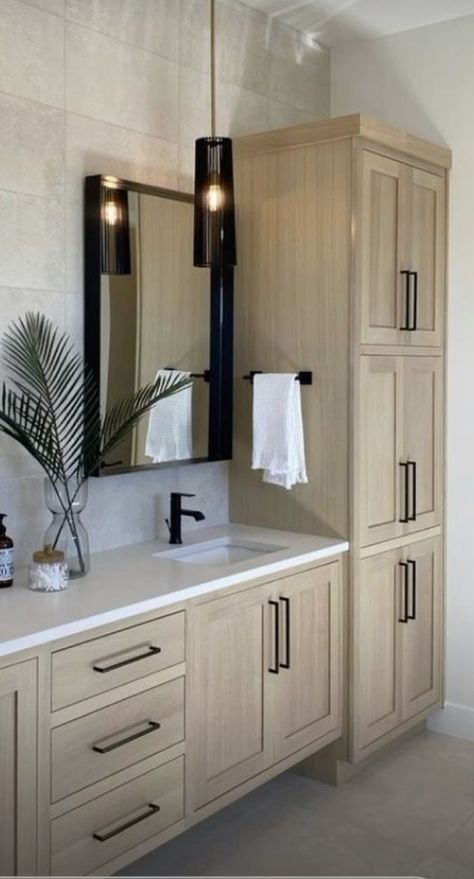 Crisp Clean Bathroom Master Bath, Odd Hallway Space, Master Bathrooms Neutral, Modern Bathroom Neutral Colors, Master Bath With Black Fixtures, Bathroom Inspo Modern Master Bath, 5 X 8 Bathroom Design Modern, Clean Simple Bathroom Design, Contemporary Primary Bathroom